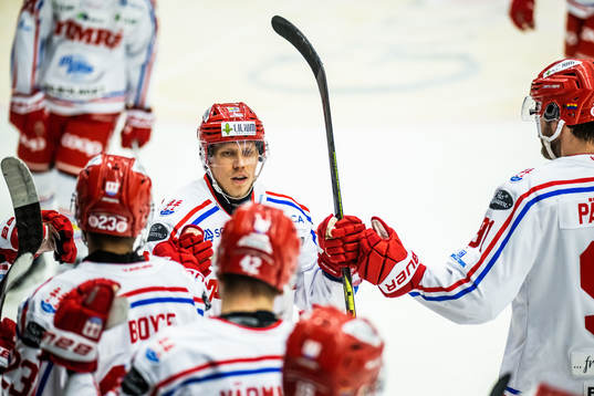 Timrås Joonas Lyytinen jublar