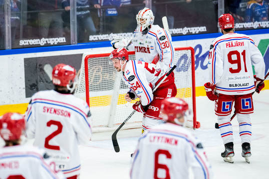Timrås Jonathan Dahlén deppar med lagkamrater