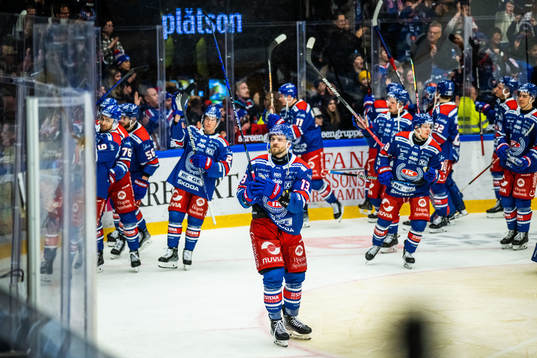 Oskarshamns Jiri Smejkal jublar