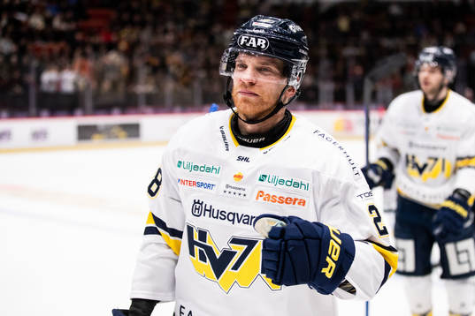 HV71s Joonas Nättinen jublar