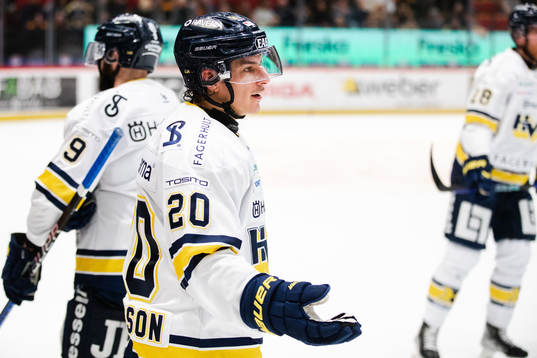HV71s André Petersson reagerar