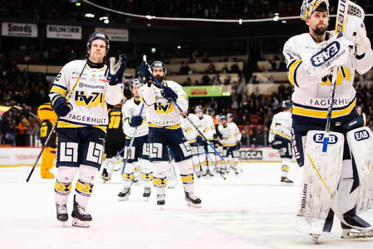 HV71s Kalle Maalahti deppar