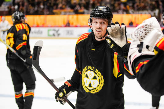 Brynäs Johannes Kinnvall jublar