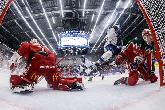 Frölundas målvakt Lars Johansson och Leksands Justin