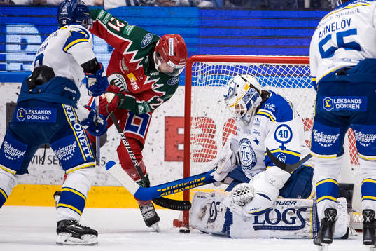 Frölundas Loui Eriksson och Leksands målvakt Mantas