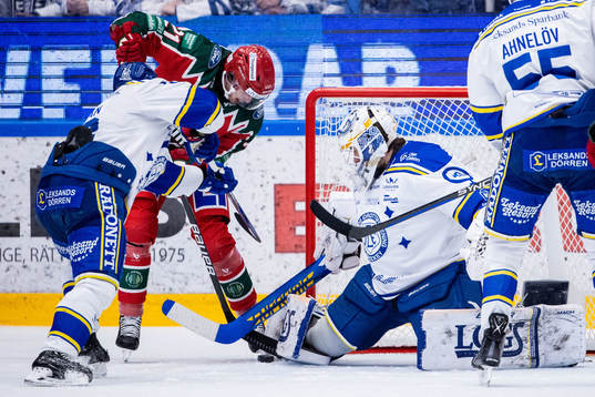 Frölundas Jere Innala och Leksands målvakt Mantas Armalis