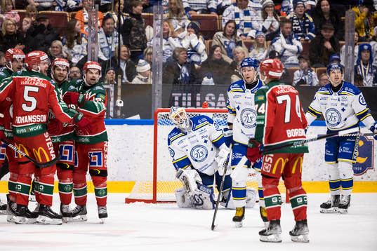 Leksands målvakt Mantas Armalis och Mikael Ruohomaa deppar