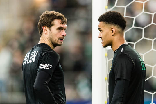 Hammarbys målvakt Davor Blazevic och målvakt Oliver Dovin