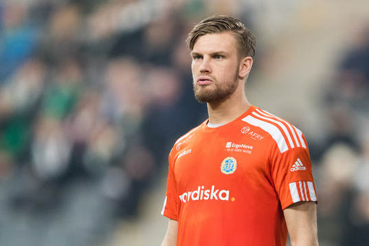 GIF Sundsvalls målvakt Oscar Jonsson deppar