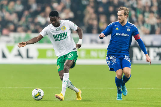 Hammarbys Nathaniel Adjei och GIF Sundsvalls Pontus Engblom