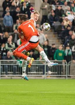 GIF Sundsvalls målvakt Oscar Jonsson orsakar en