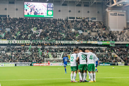 Hammarbys spelare jublar
