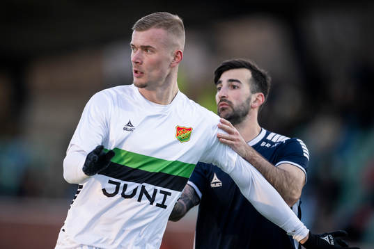 GAIS Alexander Ahl Holmström och Utsiktens Allan Mohideen
