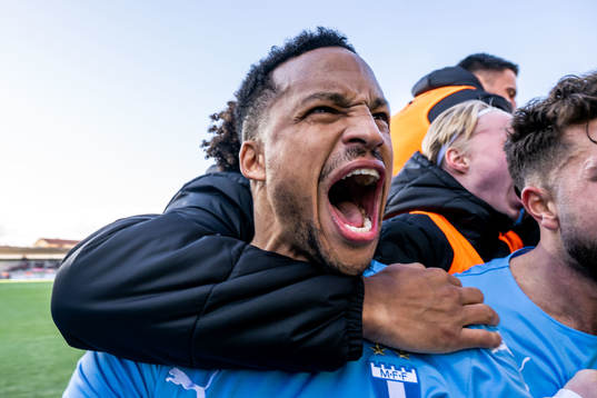 Malmö FFs Martin Olsson jublar
