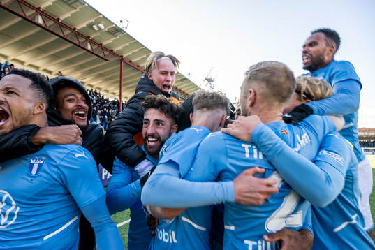 Malmö FFs spelare  jublar