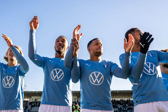 Malmö FFs Derek Cornelius och Martin Olsson jublar