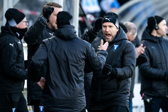 Malmö FFs tränare Henrik Rydström jublar