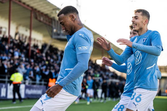Malmö FFs Derek Cornelius och Patriot Sejdiu jublar