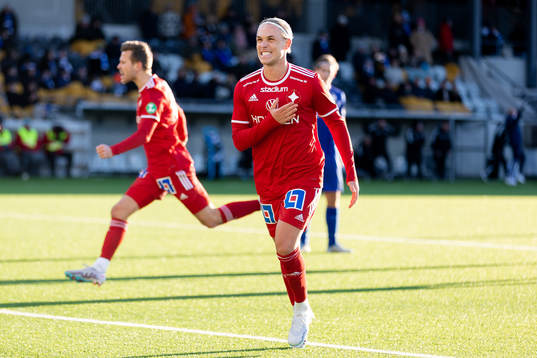 IFK Norrköpings Arnor Sigurdsson jublar