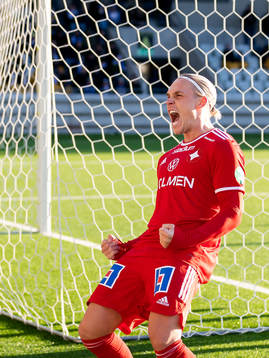 IFK Norrköpings Arnor Sigurdsson jublar