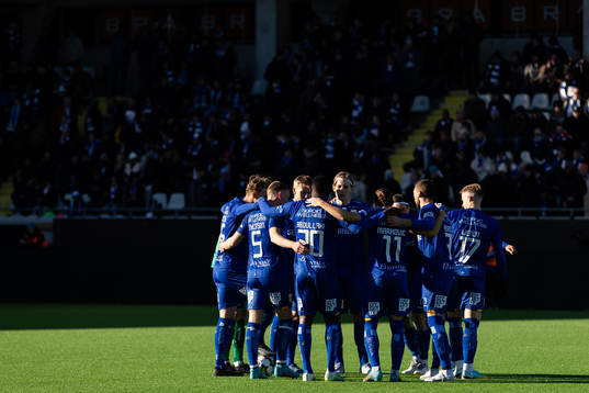 IFK Göteborgs spelare samlade innan fotbollsmatchen i