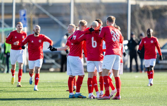 Kalmars spelare jublar