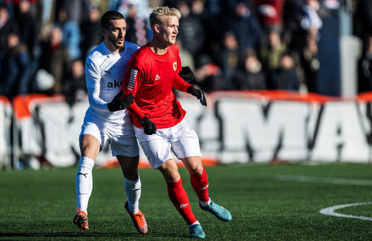 Helsingborgs Arian Kabashi och Kalmars Carl Gustafsson