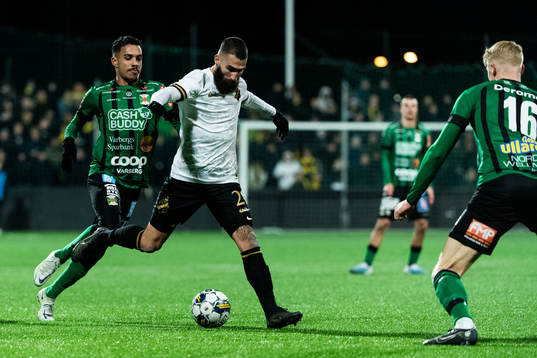 Varbergs Eliton Pardinho Toreta Junior och AIKs Jimmy Durmaz