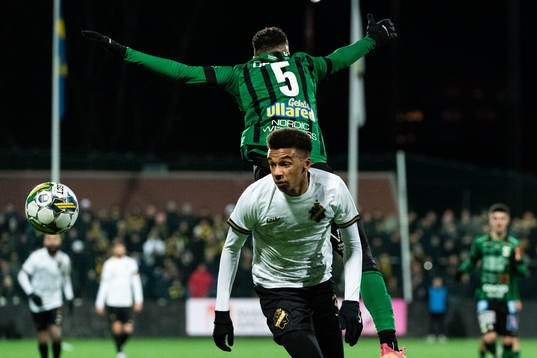 AIKs Rui Modesto och Varbergs Vinicius Nogueira de Oliveira