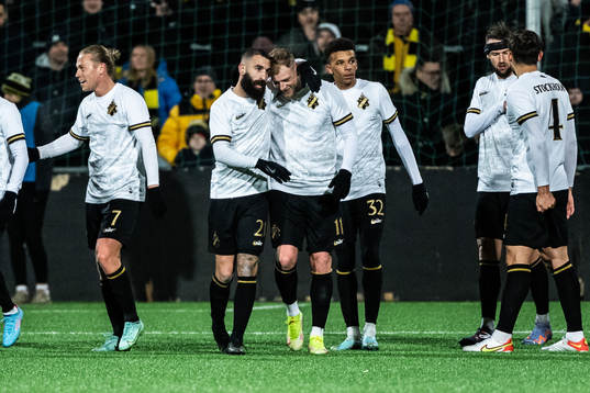 AIKs Jimmy Durmaz och John Guidetti jublar