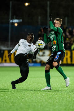 AIKs Erick Otieno och Varbergs Victor Karlsson