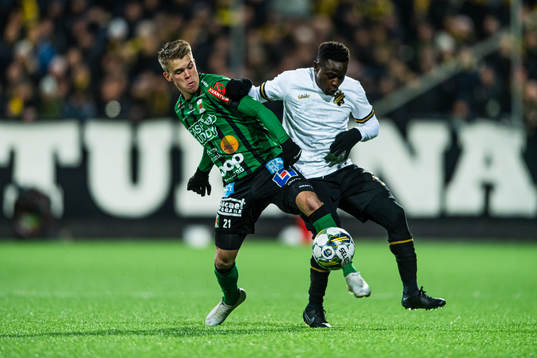 Varbergs Victor Karlsson och AIKs Erick Otieno