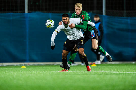 AIKs Omar Faraj och Varbergs Vilmer Rönnberg