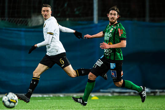 Varbergs Robin Tranberg och AIKs Jetmir Haliti