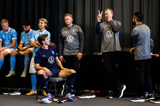 Malmö FFs Målvakt Melker Ellborg, fysioterapeut Jesper
