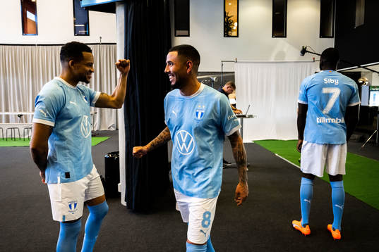 Malmö FFs Malmö FFs Martin Olsson och Sergio Pena