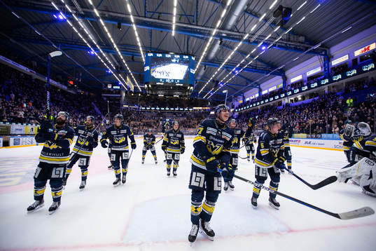 HV71s Herman Hansson jublar