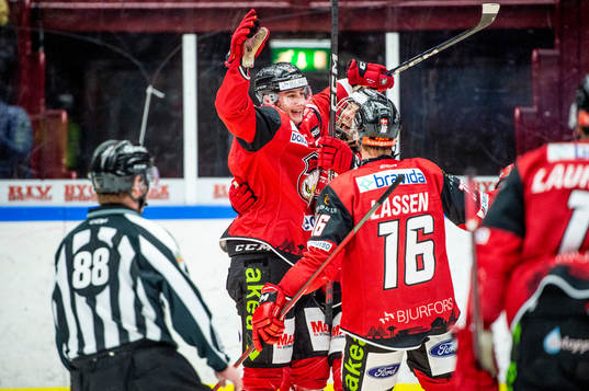 Malmö Redhawks Freddie Larsson jublar