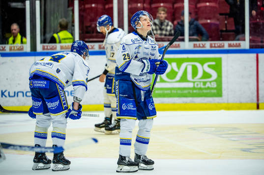 Leksands Emil Heineman deppar med lagkamraterna