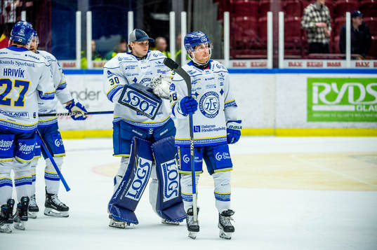 Leksands Justin Glenn Kloos deppar med lagkamraterna