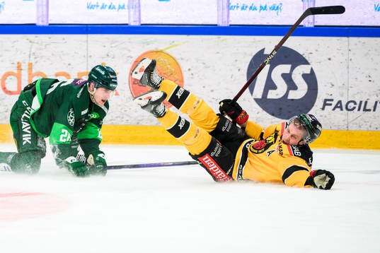Färjestads Joel Nyström och Luleås Juhani Tyrväinen