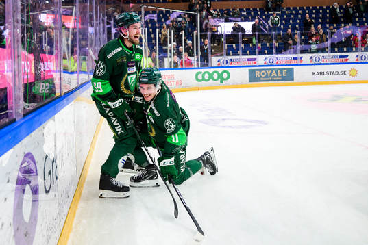 Färjestads Linus Johansson och Joakim Nygård jublar
