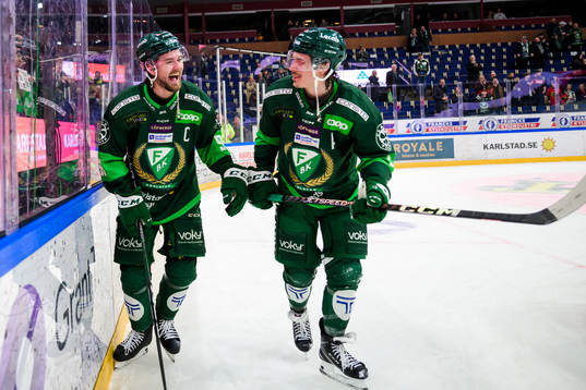 Färjestads Linus Johansson och Joakim Nygård jublar