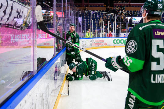 Färjestads Linus Johansson och Joakim Nygård jublar