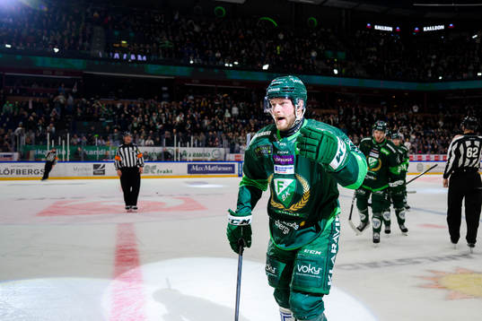 Färjestads Axel Bergkvist jublar