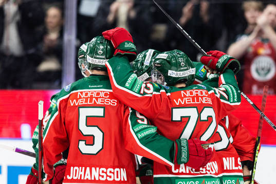 Frölundas Loui Eriksson jublar med lagkamrater