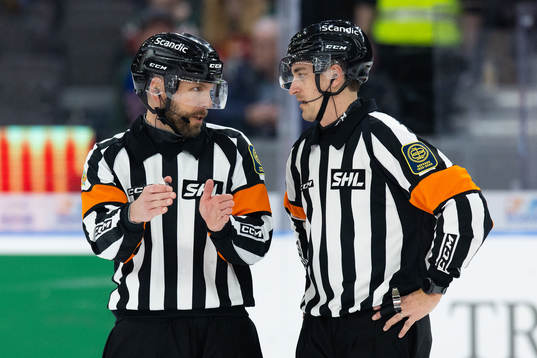 Domare Marcus Linde och domare Kristoffer Folkstrand