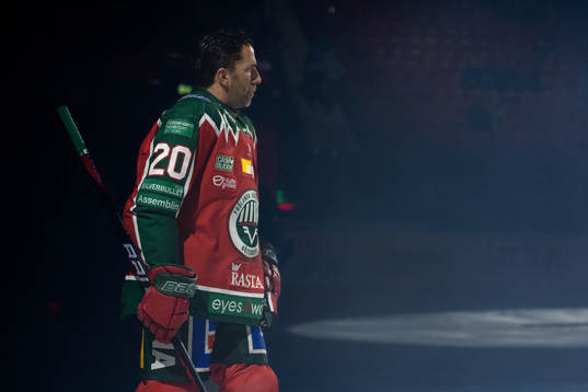 Frölundas Joel Lundqvist innan ishockeymatchen i SHL