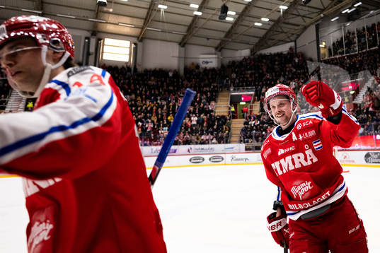 Timrås Jonathan Dahlén jublar