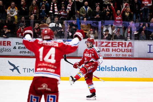 Timrås Elmeri Eronen jublar